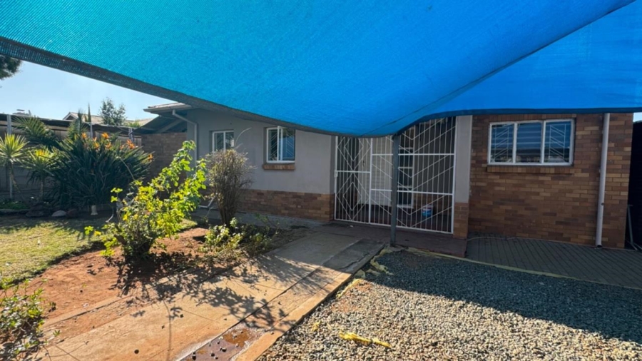 3 Bedroom Property for Sale in Beaconsfield Northern Cape